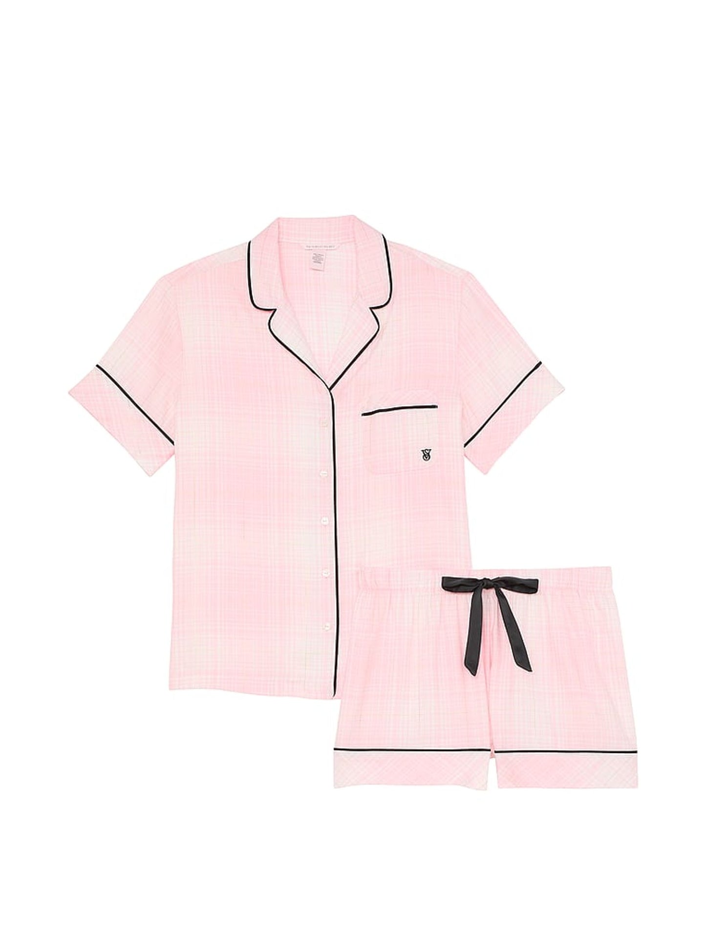 Conjunto de pijama corto de franela rosa con cuadros blancos y flores bonitas